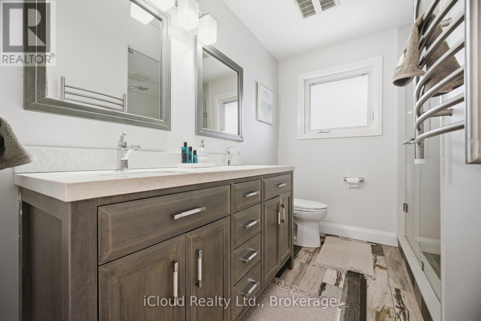 1061 Johnathan Drive, Mississauga, ON - Indoor Photo Showing Bathroom