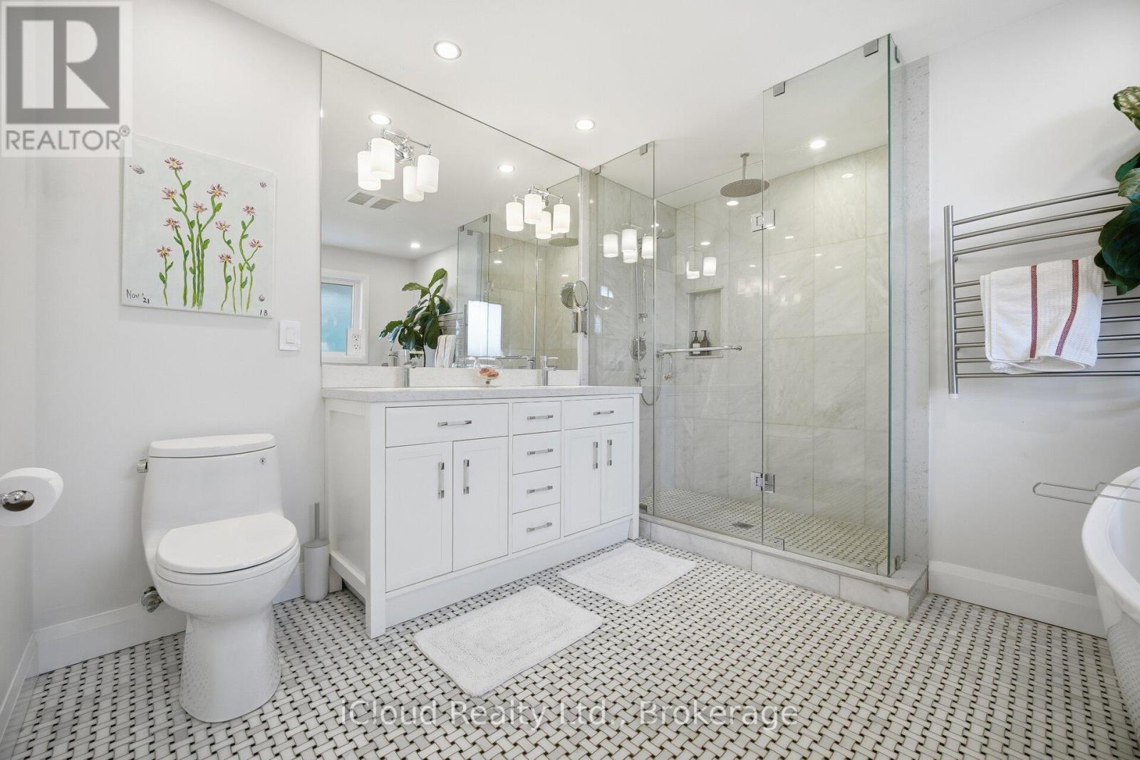 1061 Johnathan Drive, Mississauga, ON - Indoor Photo Showing Bathroom