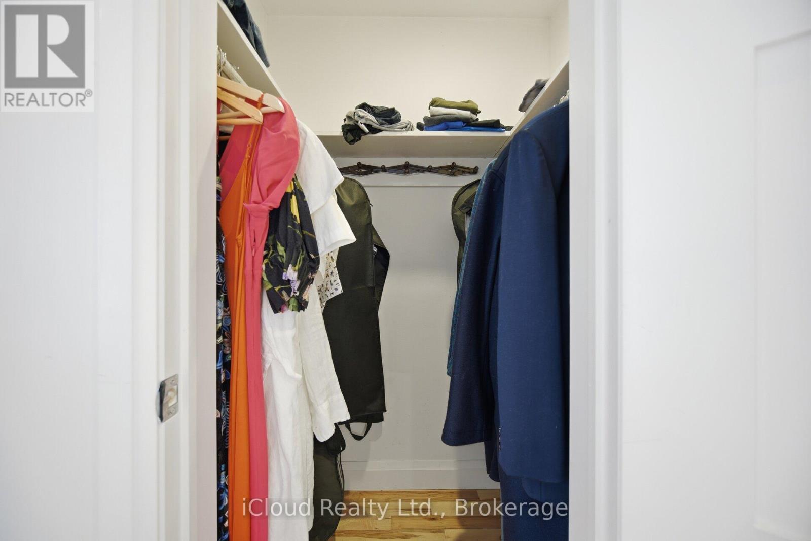 1061 Johnathan Drive, Mississauga, ON - Indoor With Storage