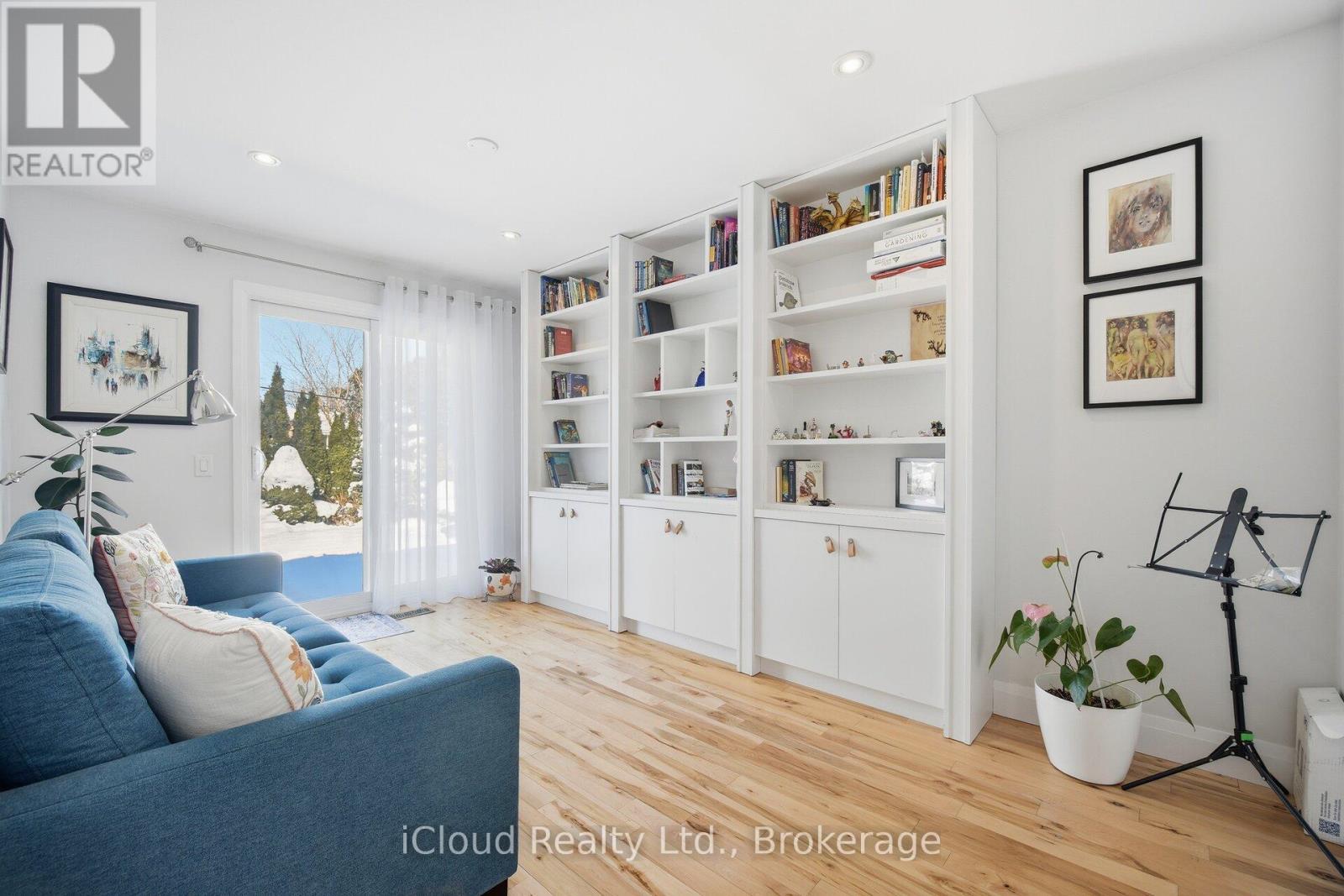 1061 Johnathan Drive, Mississauga, ON - Indoor