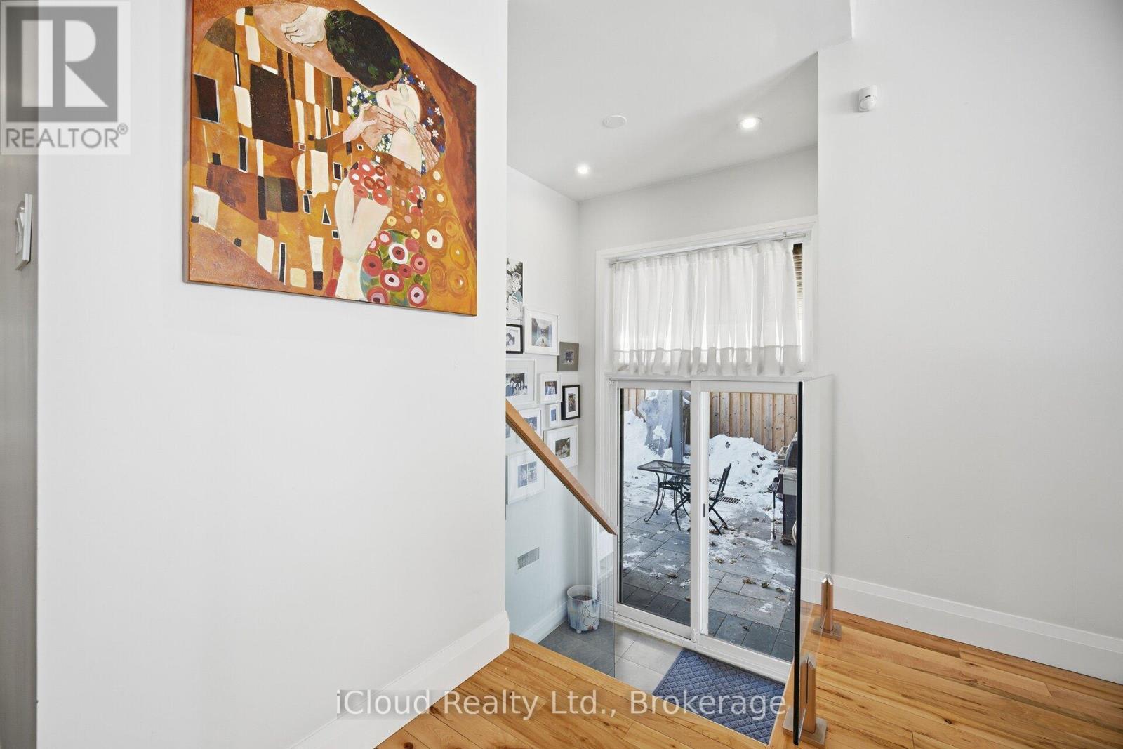 1061 Johnathan Drive, Mississauga, ON - Indoor Photo Showing Other Room