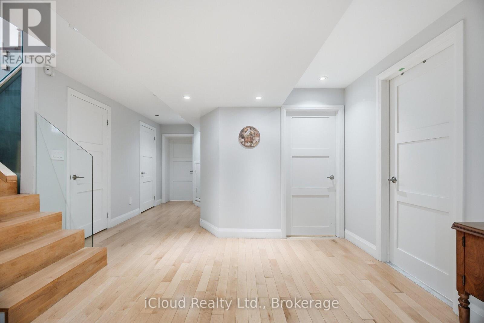 1061 Johnathan Drive, Mississauga, ON - Indoor Photo Showing Other Room