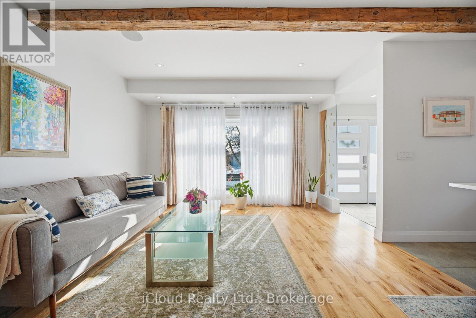 1061 Johnathan Drive, Mississauga, ON - Indoor Photo Showing Other Room