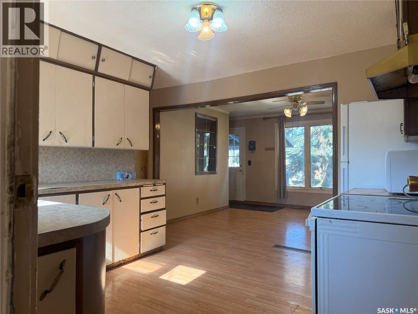 209 Francis Street, Francis, SK - Indoor Photo Showing Kitchen