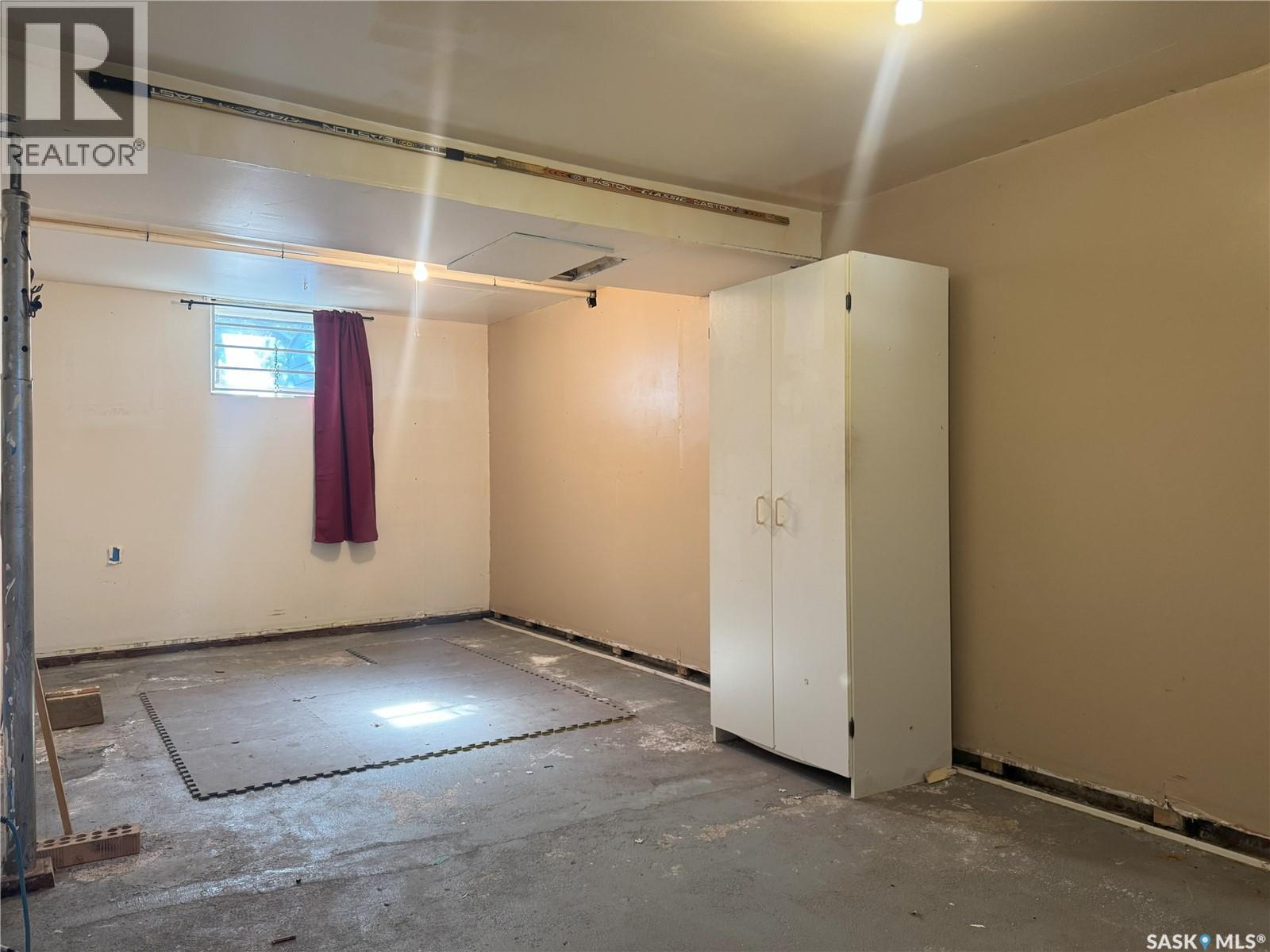 209 Francis Street, Francis, SK - Indoor