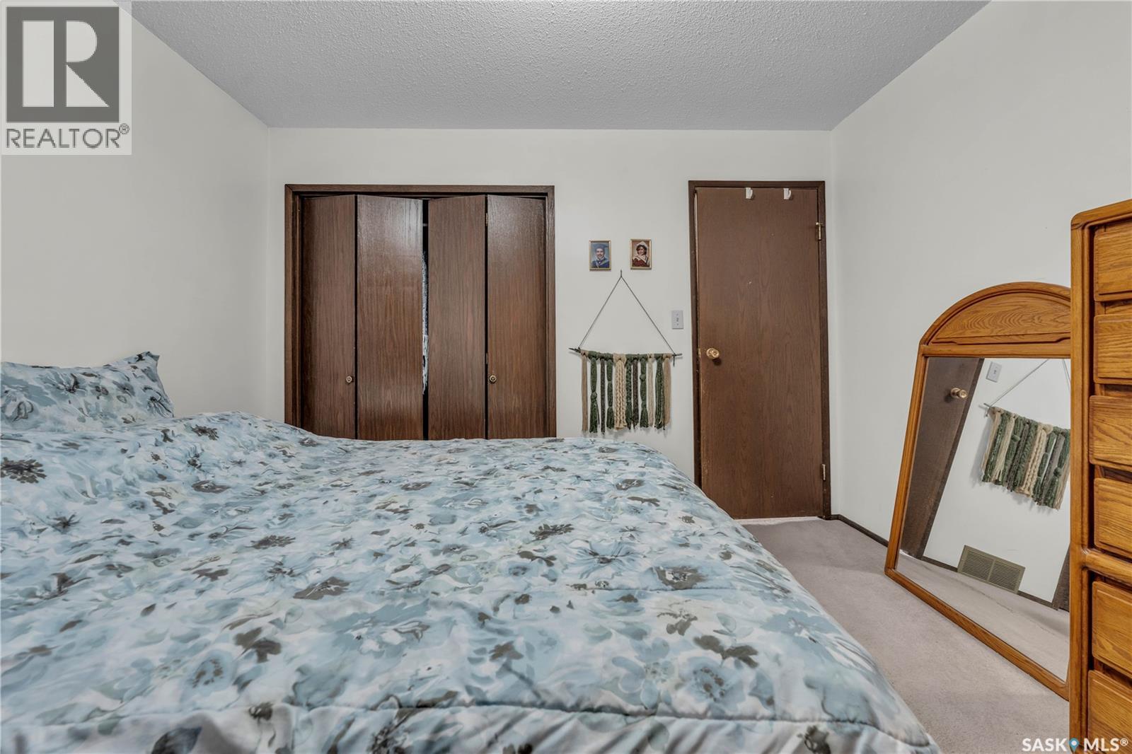 110 Salemka Crescent, Regina, SK - Indoor Photo Showing Bedroom