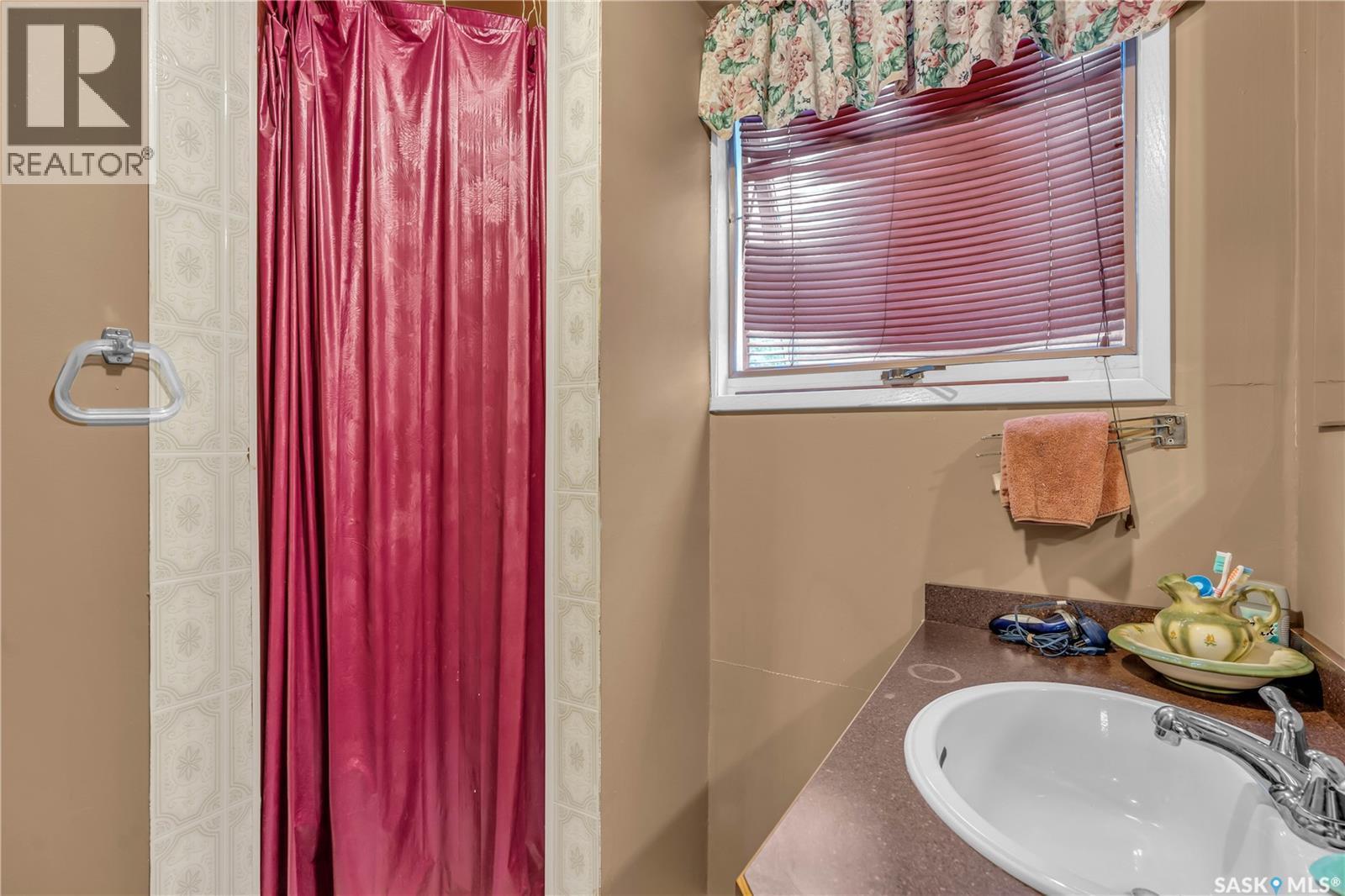 110 Salemka Crescent, Regina, SK - Indoor Photo Showing Bathroom