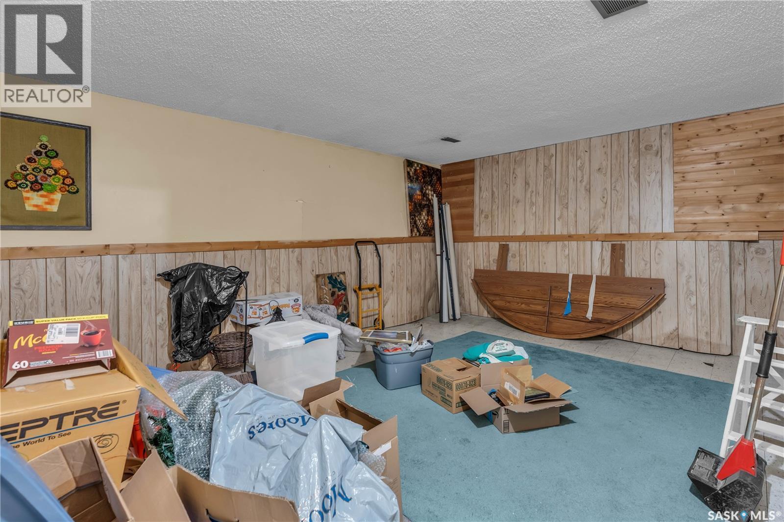 110 Salemka Crescent, Regina, SK - Indoor Photo Showing Other Room