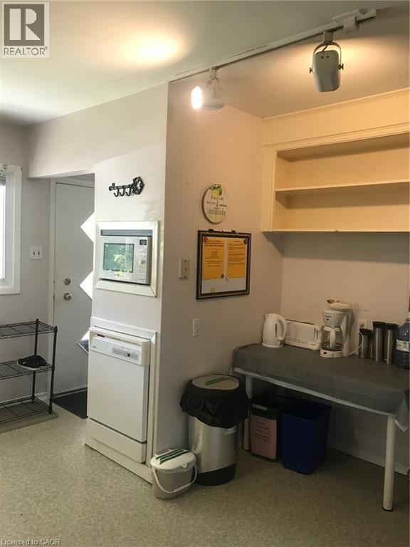 38 High Street, Waterloo, ON - Indoor Photo Showing Other Room