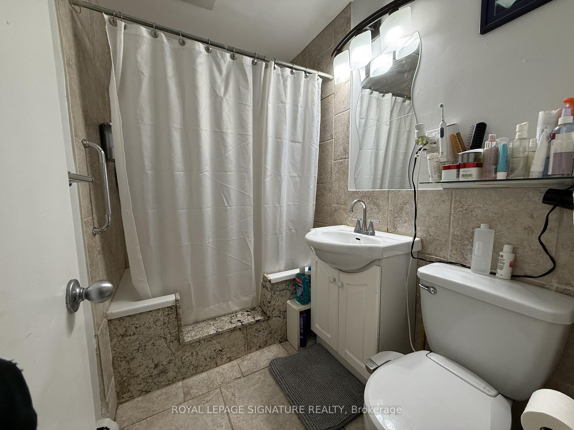 1195 Lakeshore Road E, Mississauga, ON