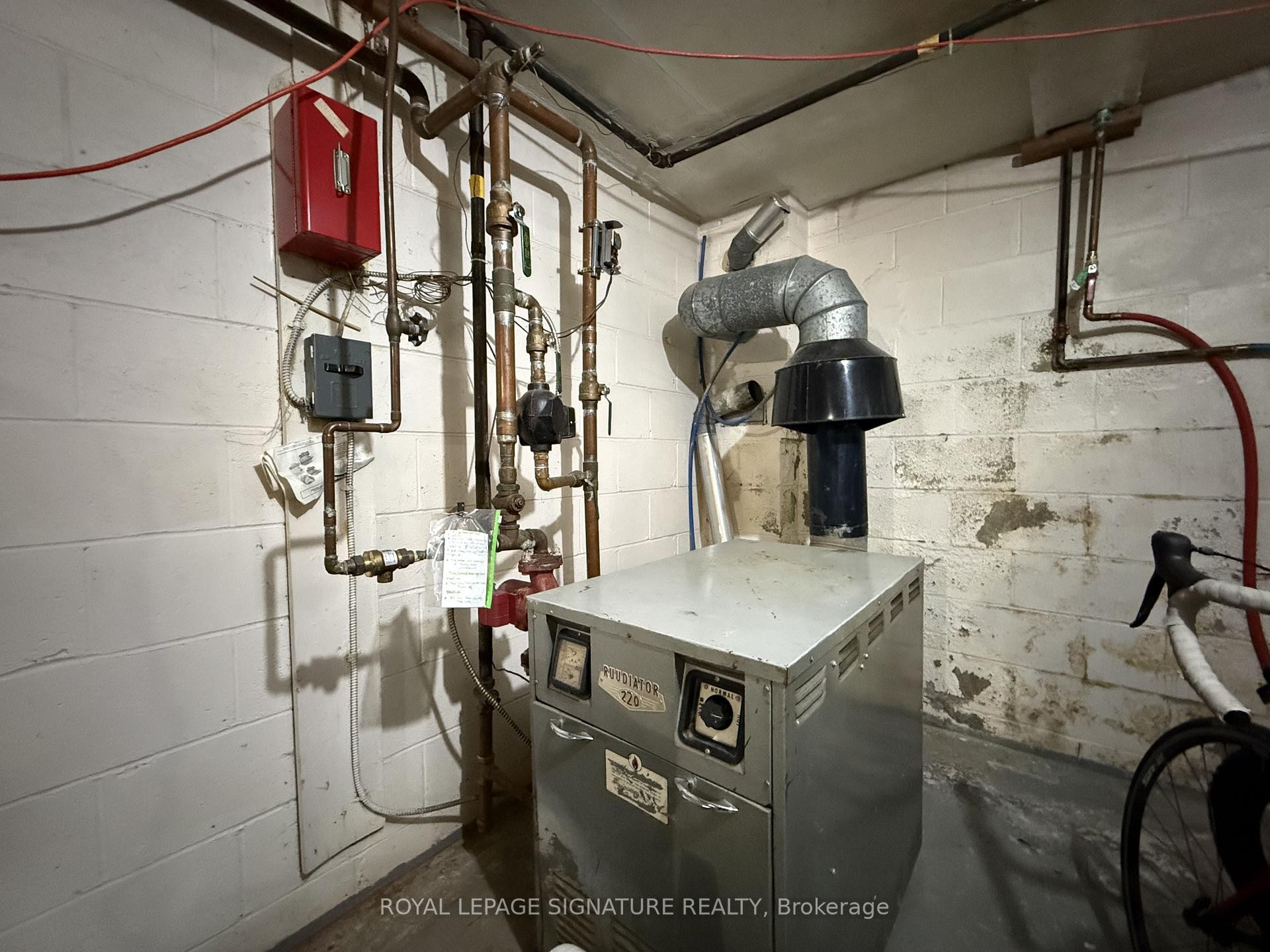 1195 Lakeshore Road E, Mississauga, ON