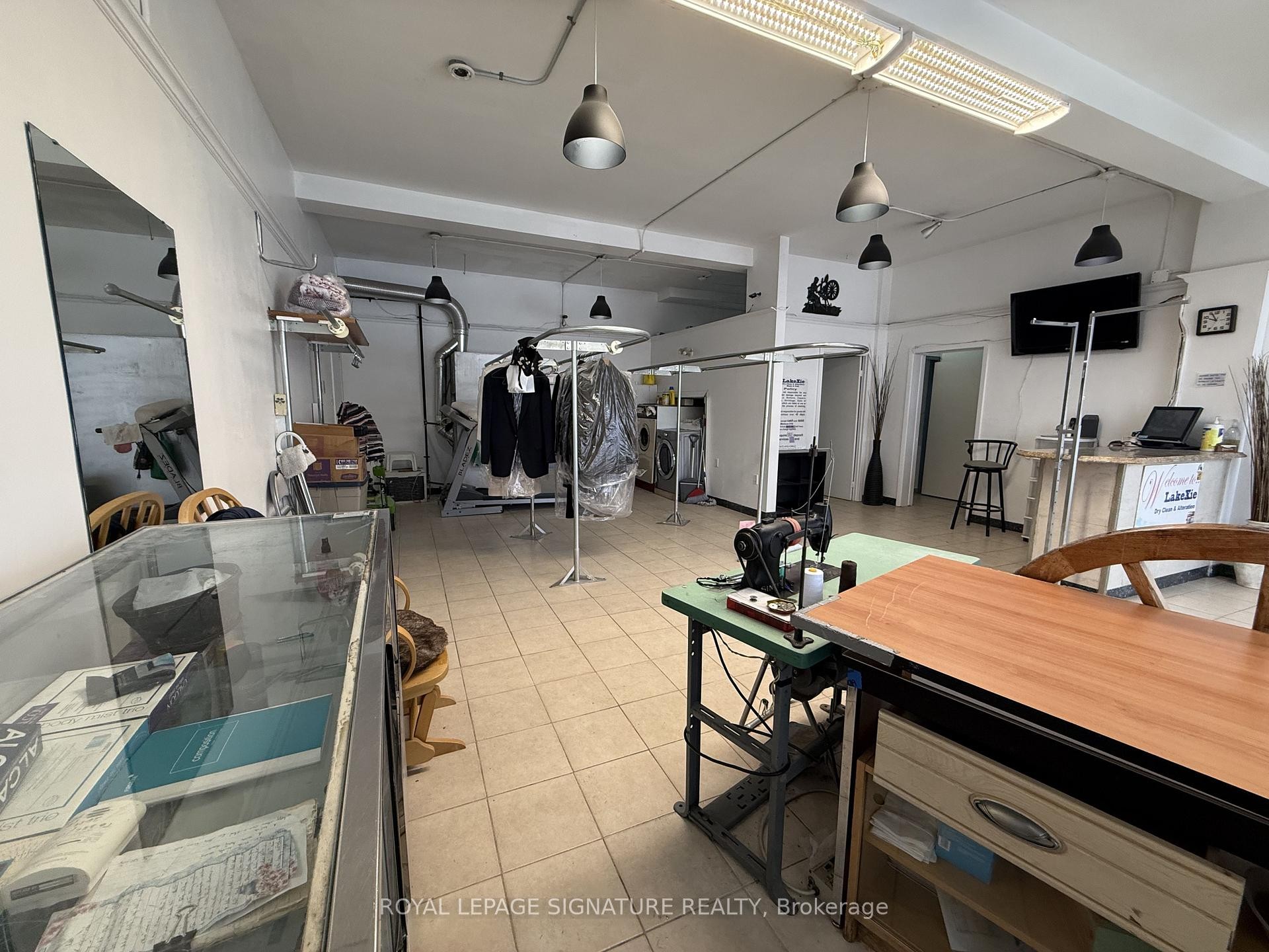 1195 Lakeshore Road E, Mississauga, ON