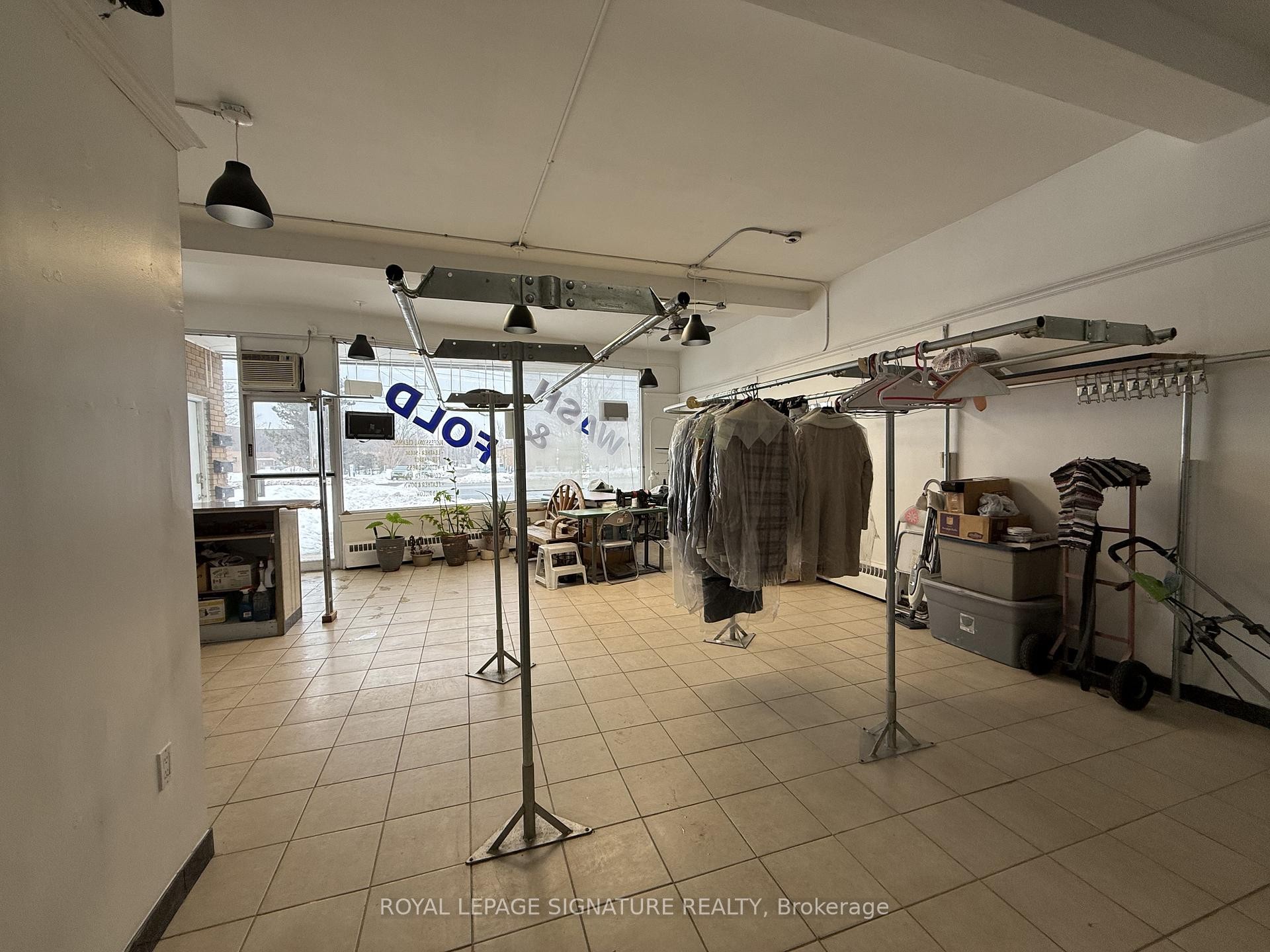 1195 Lakeshore Road E, Mississauga, ON