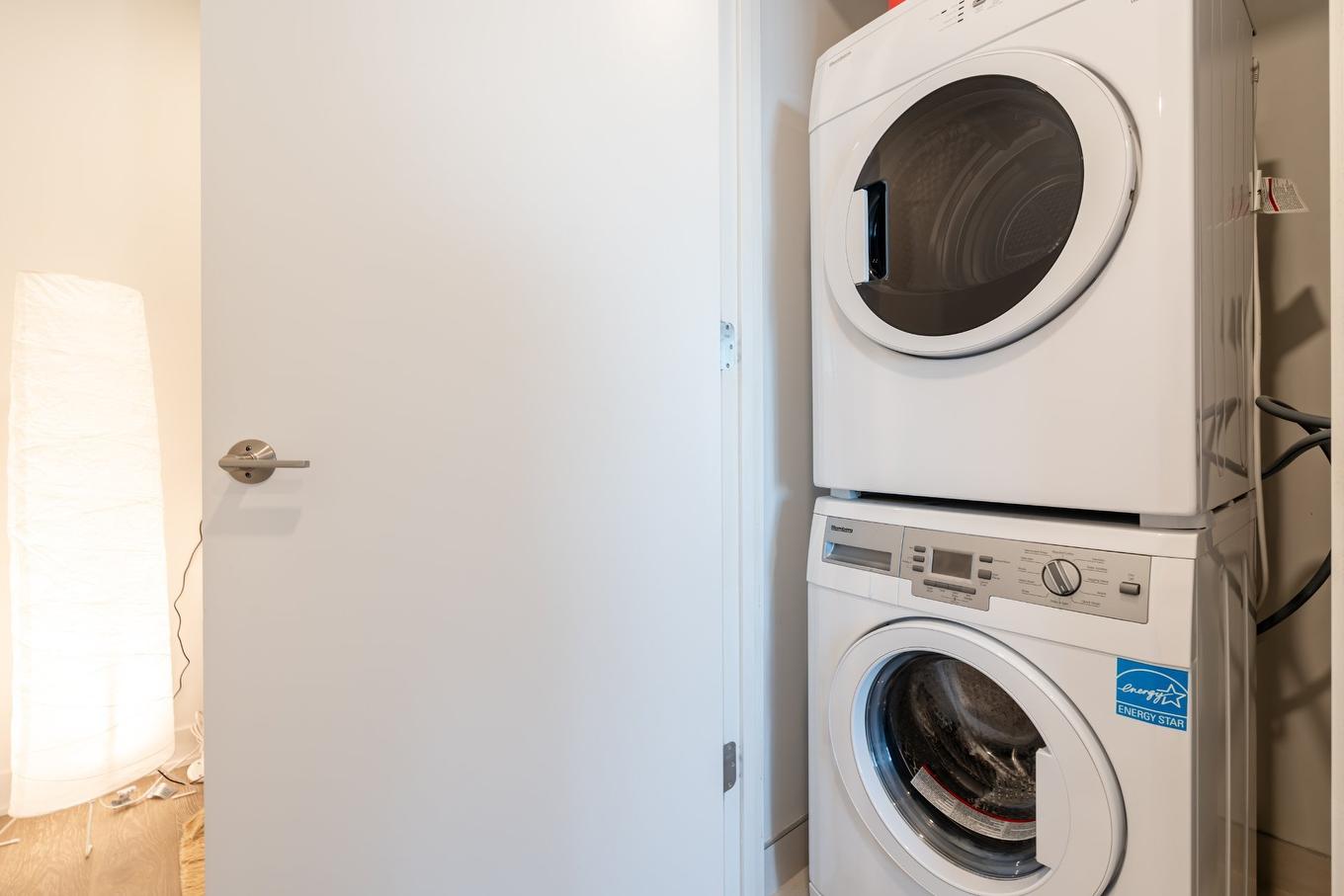 Salle de lavage - 1104-1188 Rue St-Antoine O., Montréal (Ville-Marie), QC - Indoor Photo Showing Laundry Room