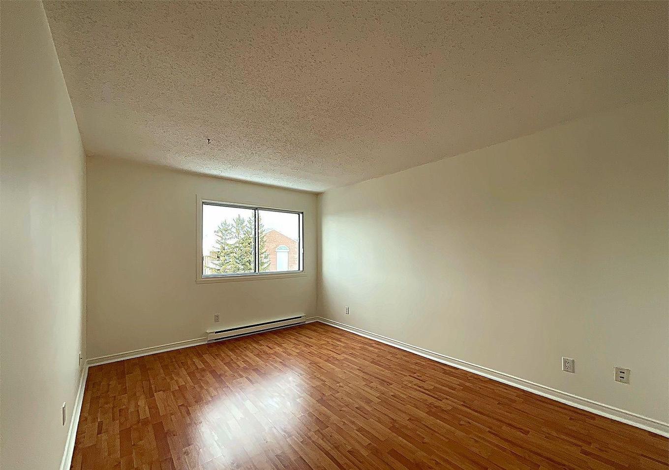 Bedroom - 86-3840 Boul. Le Carrefour, Laval (Chomedey), QC - Indoor Photo Showing Other Room