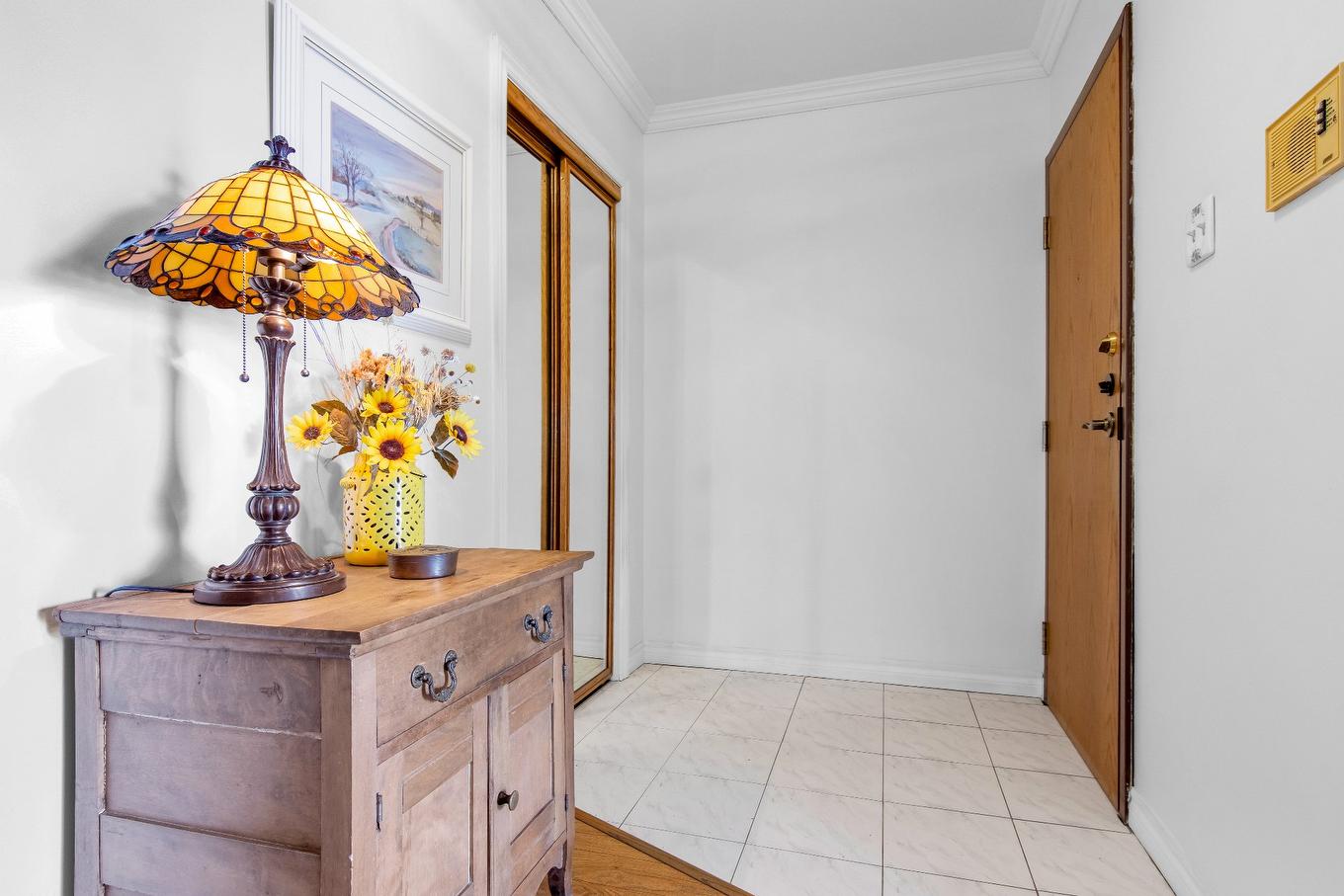 Hall - 302-8820 Boul. Des Galeries-D'Anjou, Montréal (Anjou), QC - Indoor Photo Showing Other Room