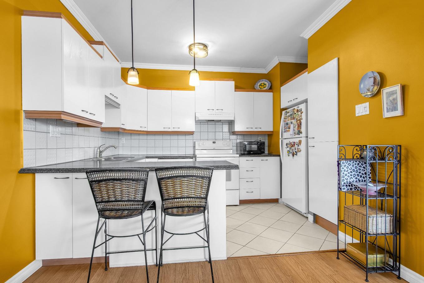 Kitchen - 302-8820 Boul. Des Galeries-D'Anjou, Montréal (Anjou), QC - Indoor Photo Showing Kitchen