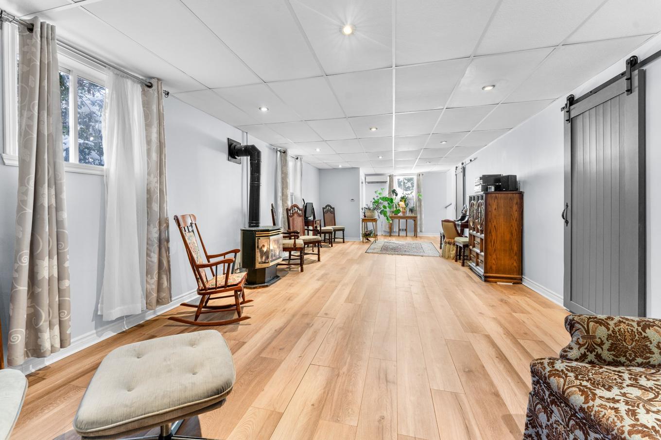 Salle familiale - 2943 Ch. Ste-Marie, Mascouche, QC - Indoor