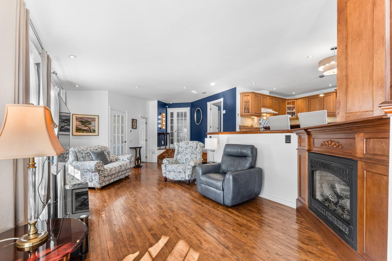 Salon - 2943 Ch. Ste-Marie, Mascouche, QC - Indoor Photo Showing Living Room With Fireplace