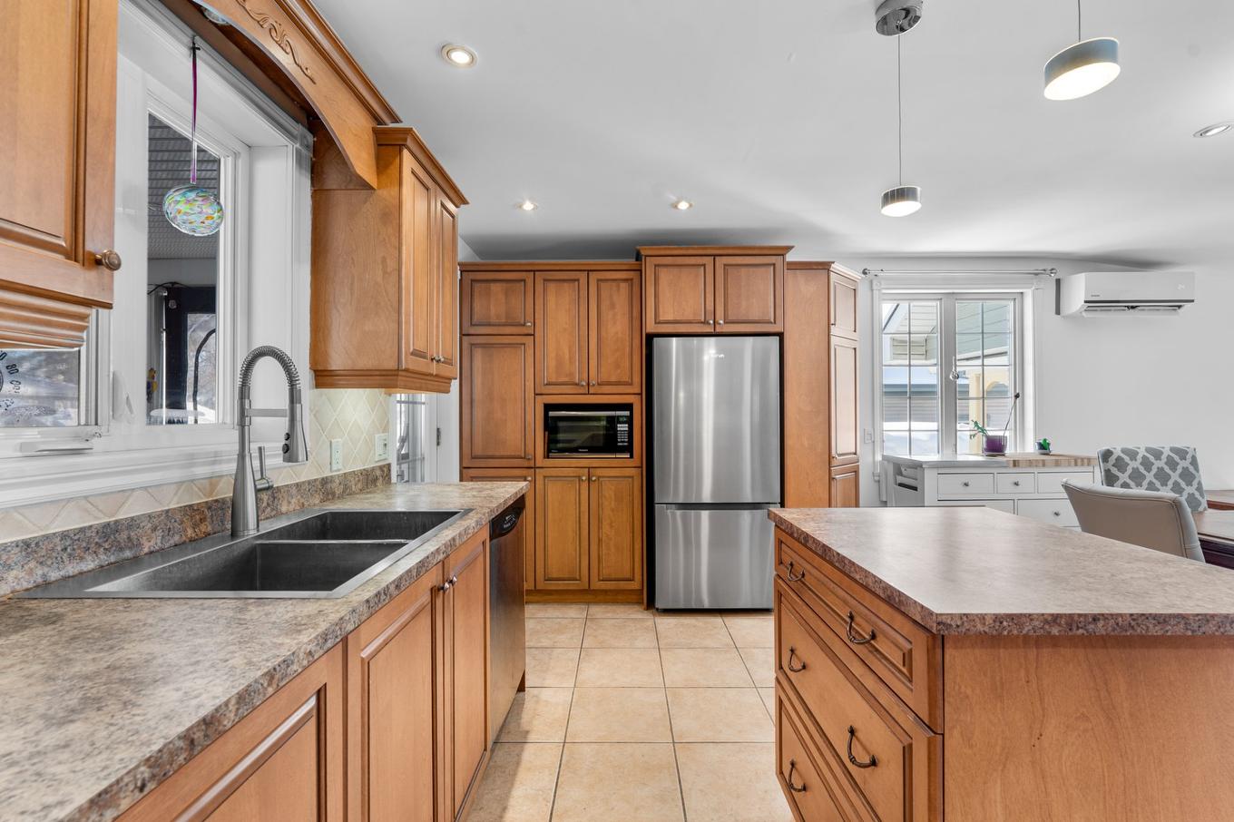 Cuisine - 2943 Ch. Ste-Marie, Mascouche, QC - Indoor Photo Showing Kitchen With Double Sink