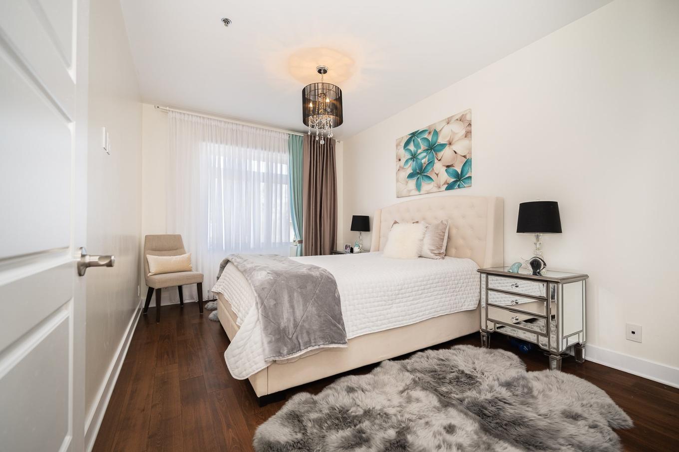 Primary bedroom - 308-346 Rue Laurier, Laval (Laval-Des-Rapides), QC - Indoor Photo Showing Bedroom