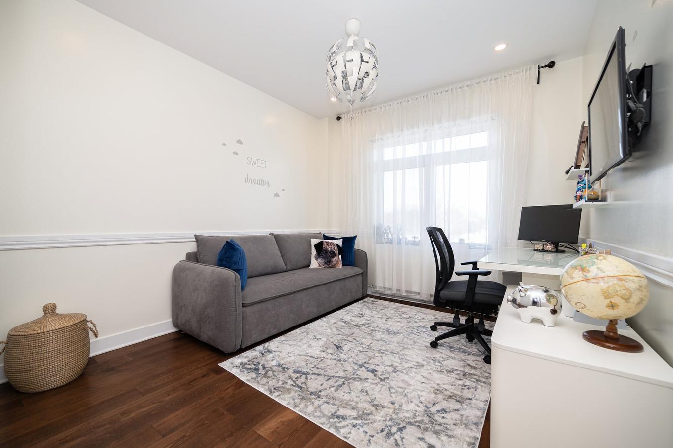 Bedroom - 308-346 Rue Laurier, Laval (Laval-Des-Rapides), QC - Indoor