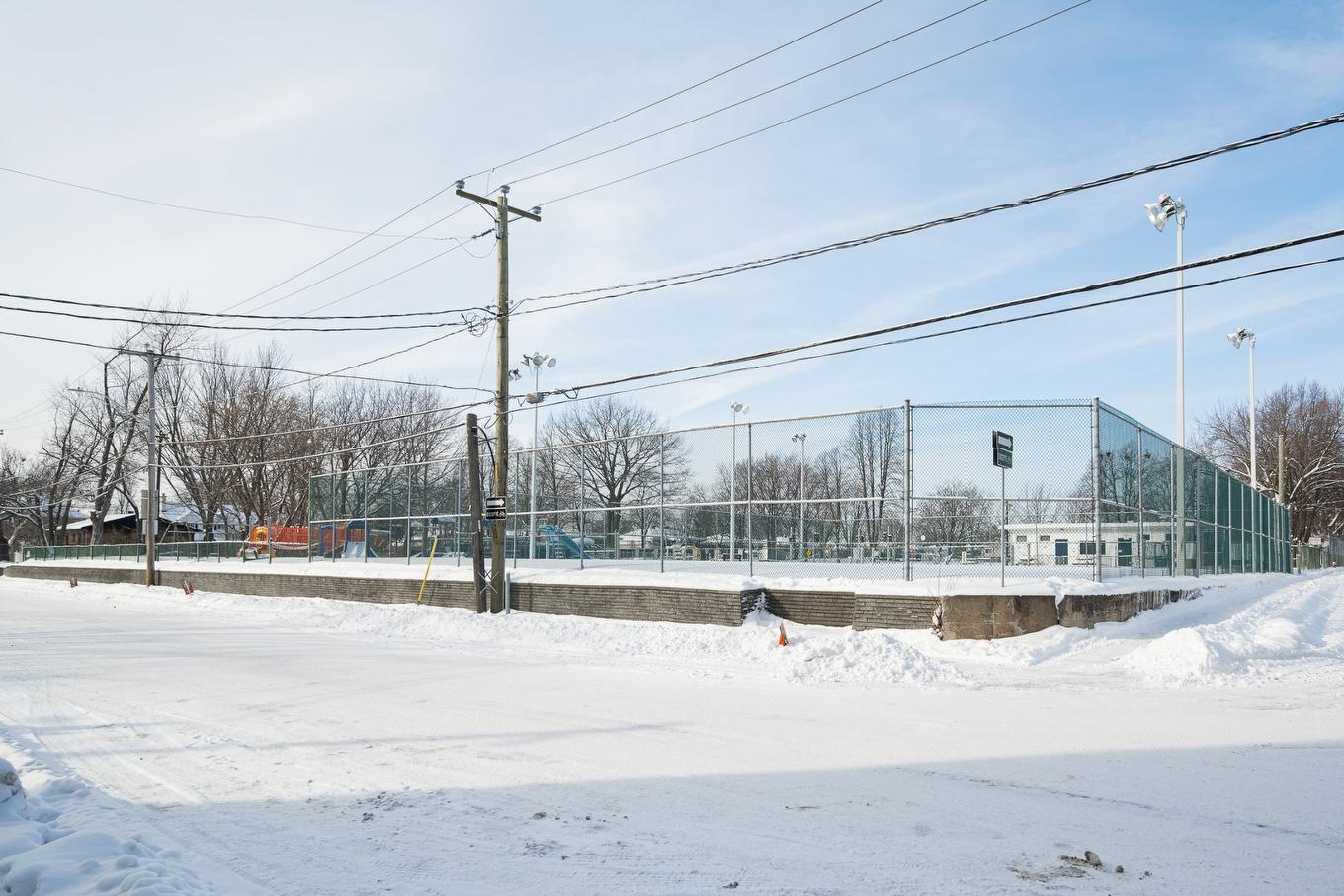 View - 308-346 Rue Laurier, Laval (Laval-Des-Rapides), QC - Outdoor With View