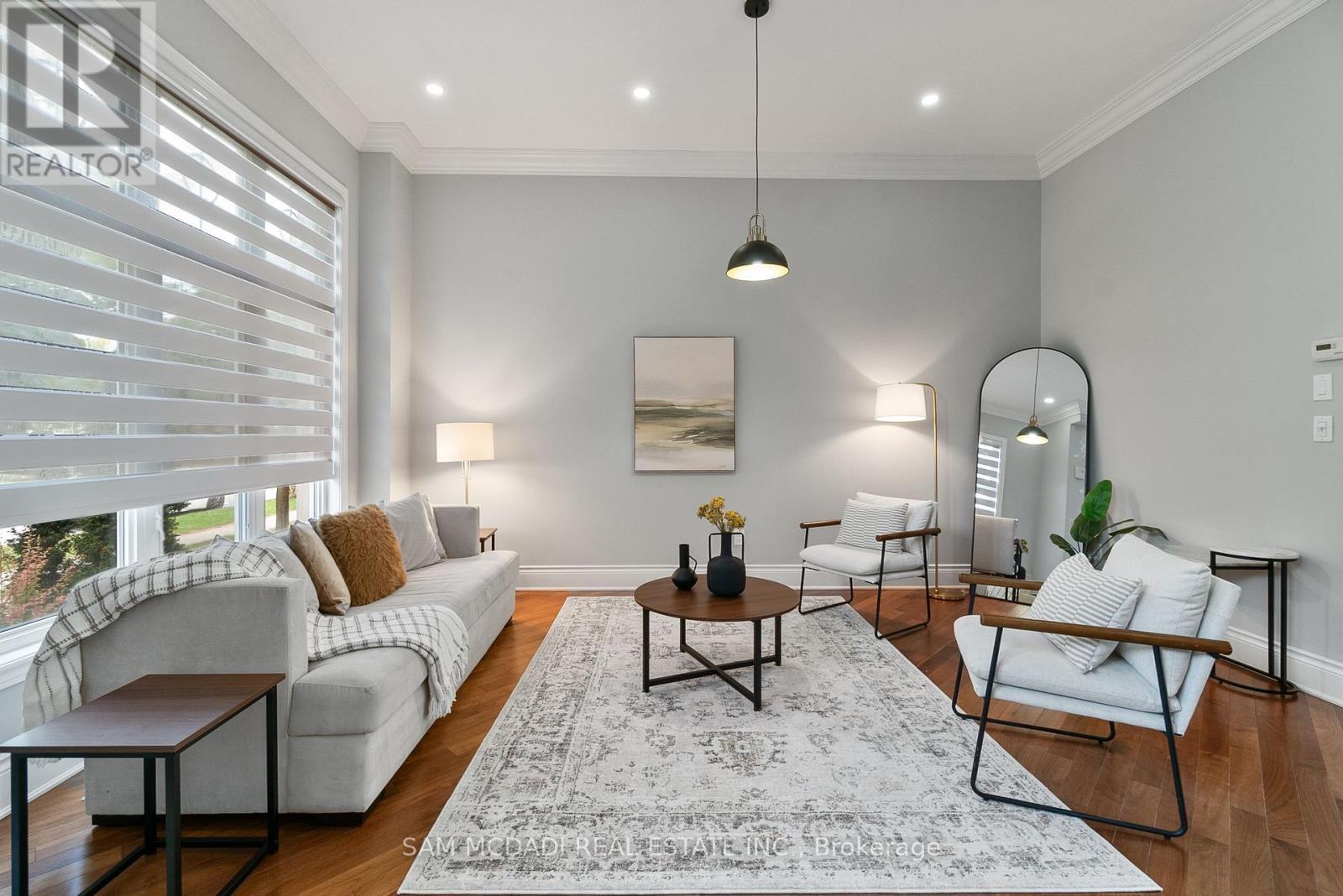 5227 Preservation Circle, Mississauga, ON - Indoor Photo Showing Living Room