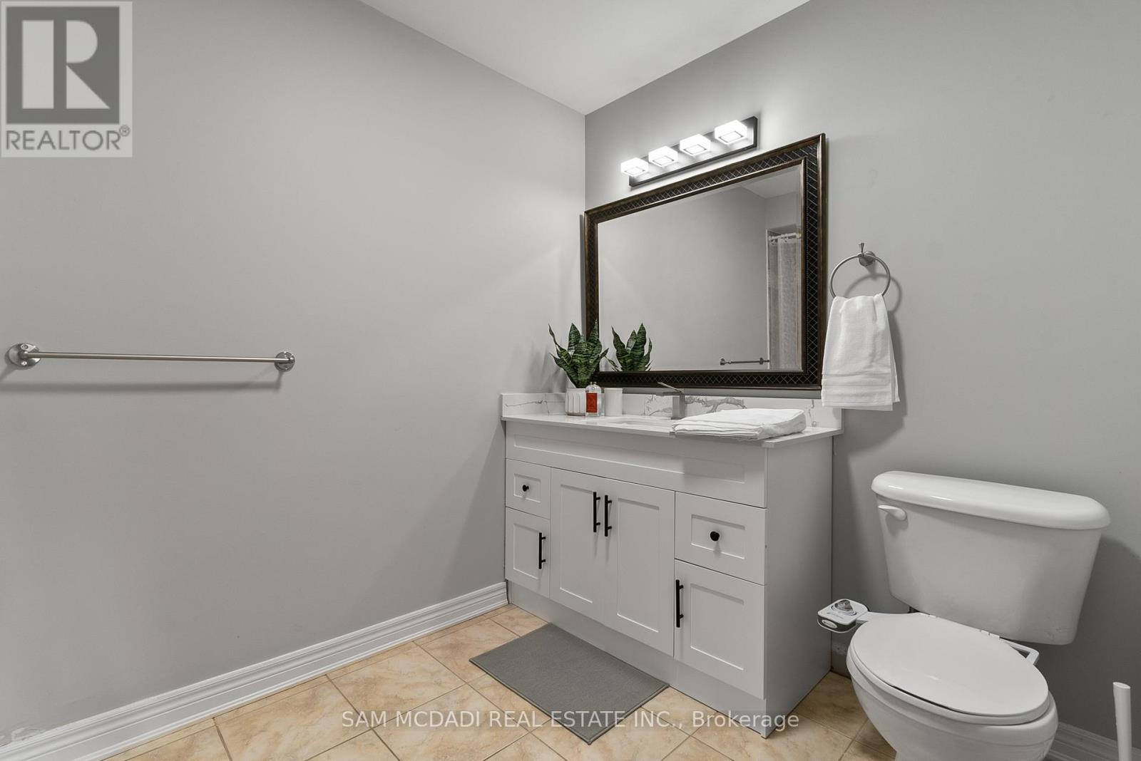 5227 Preservation Circle, Mississauga, ON - Indoor Photo Showing Bathroom