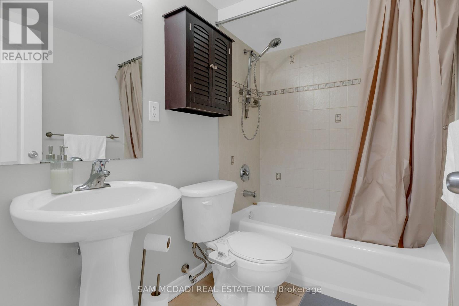 5227 Preservation Circle, Mississauga, ON - Indoor Photo Showing Bathroom