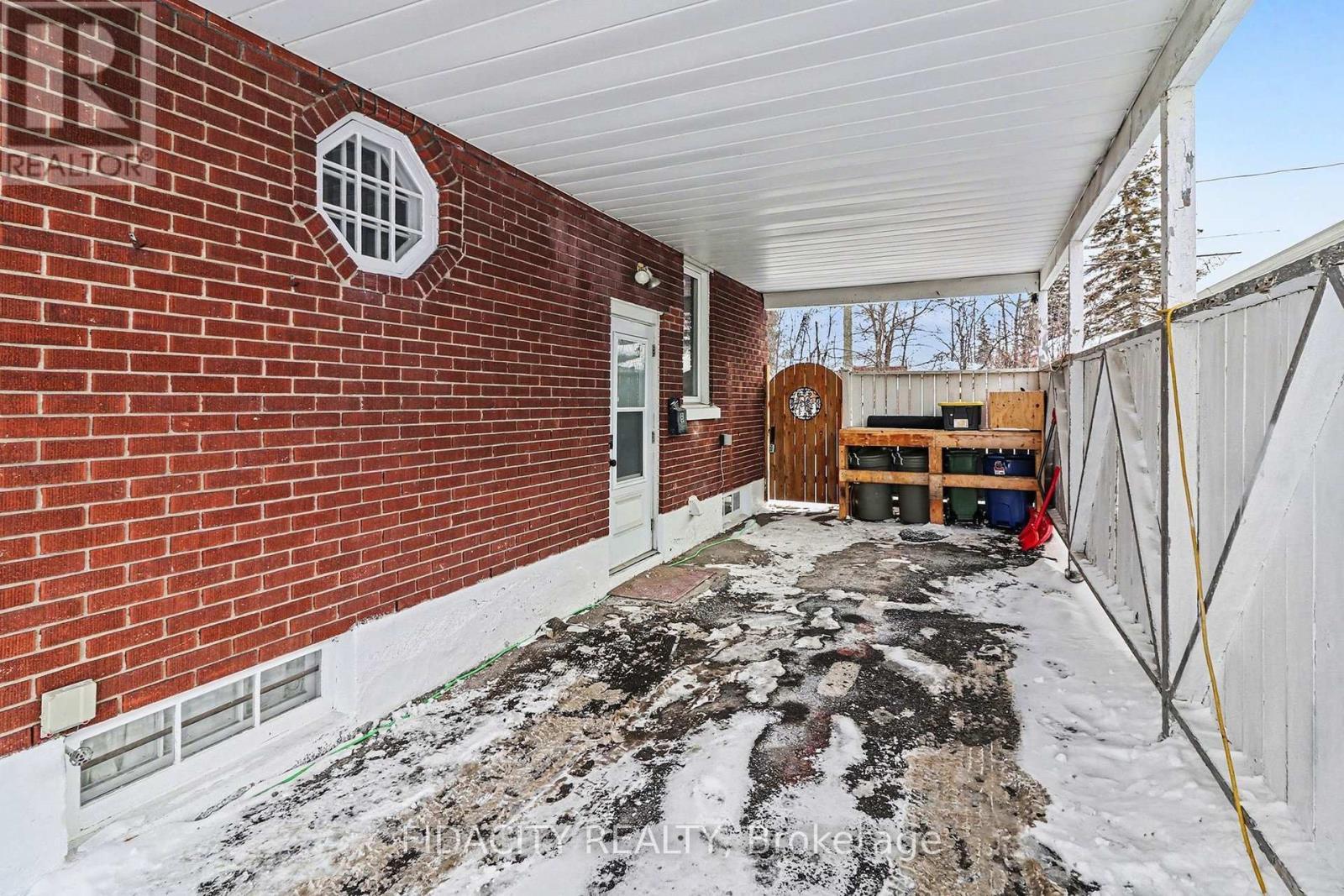 758 Smyth Road, Ottawa, ON - Outdoor With Exterior