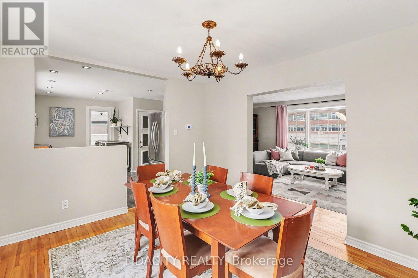 758 Smyth Road, Ottawa, ON - Indoor Photo Showing Dining Room