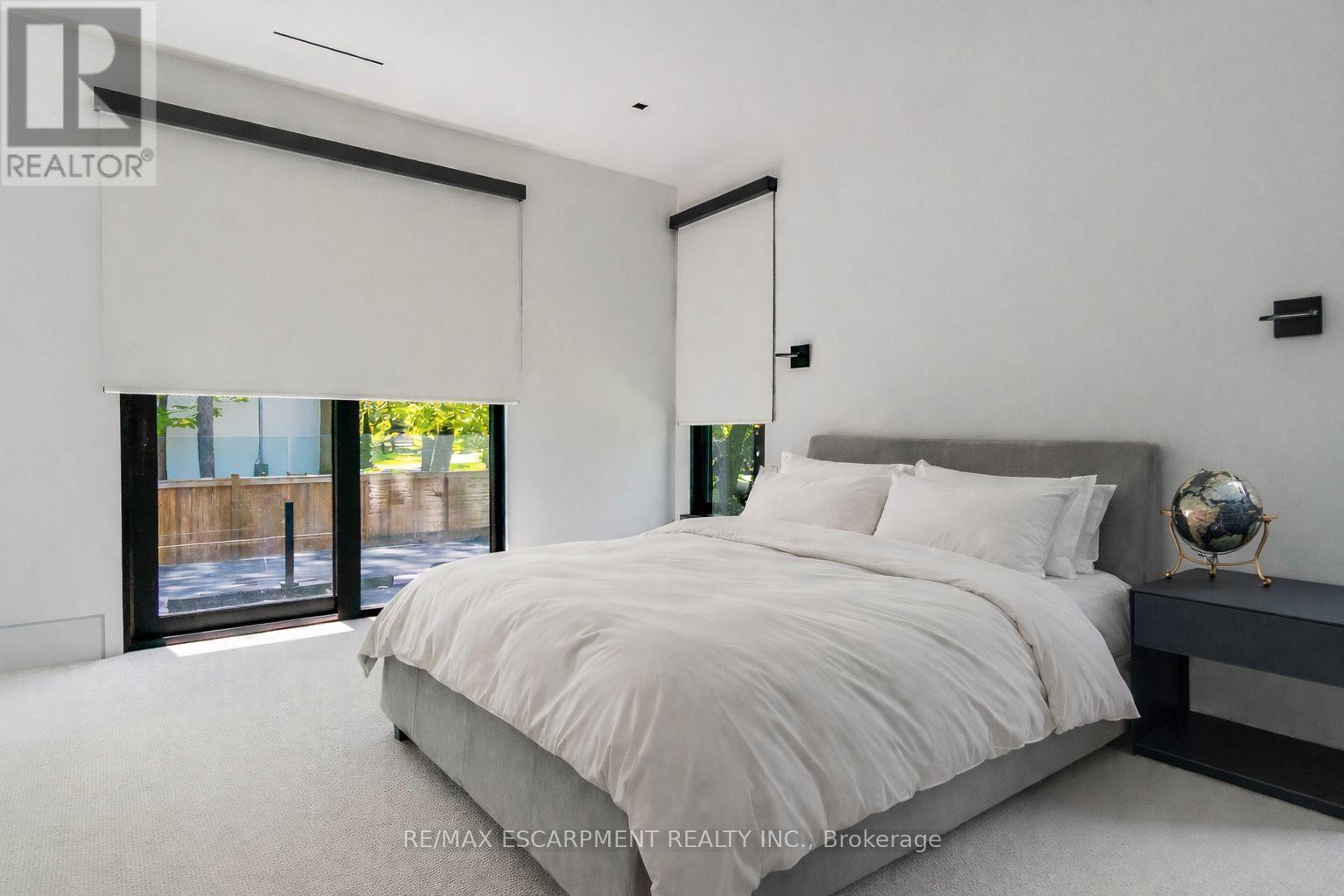 1308 Greenoaks Drive, Mississauga, ON - Indoor Photo Showing Bedroom