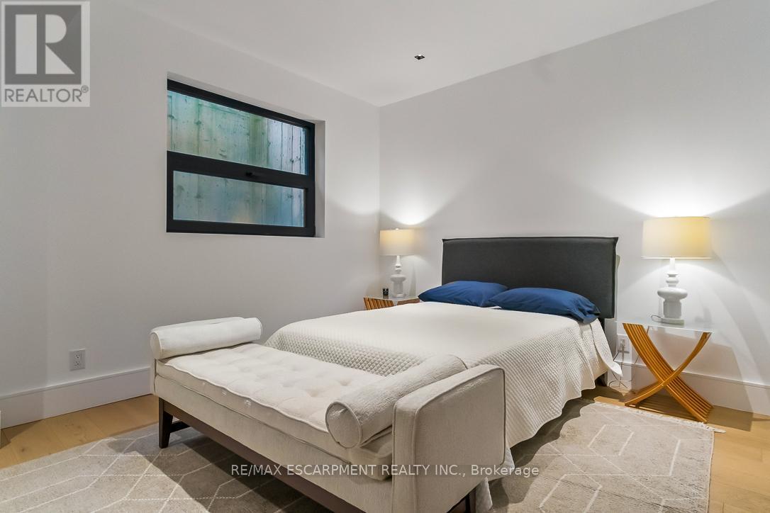 1308 Greenoaks Drive, Mississauga, ON - Indoor Photo Showing Bedroom