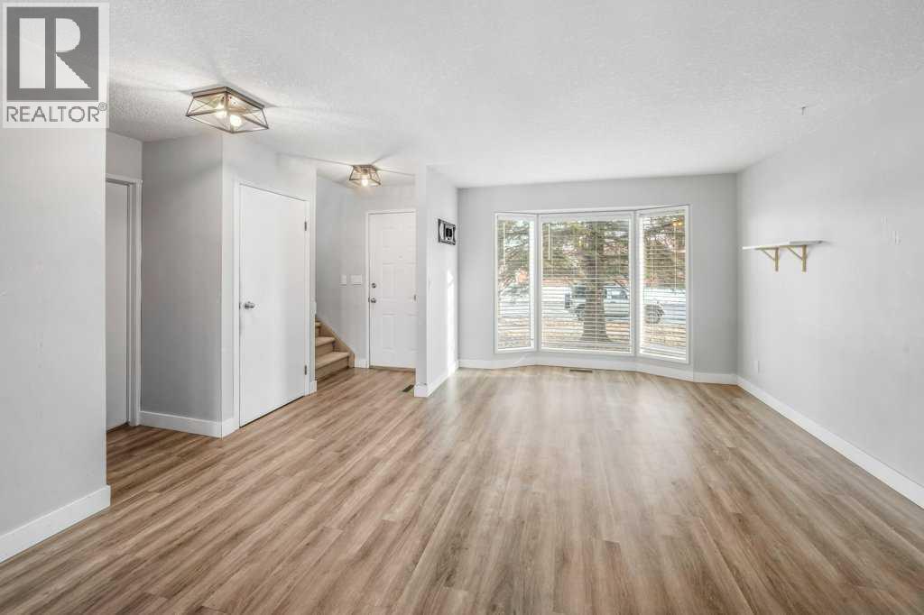 2140 146 Avenue Se, Calgary, AB - Indoor Photo Showing Other Room