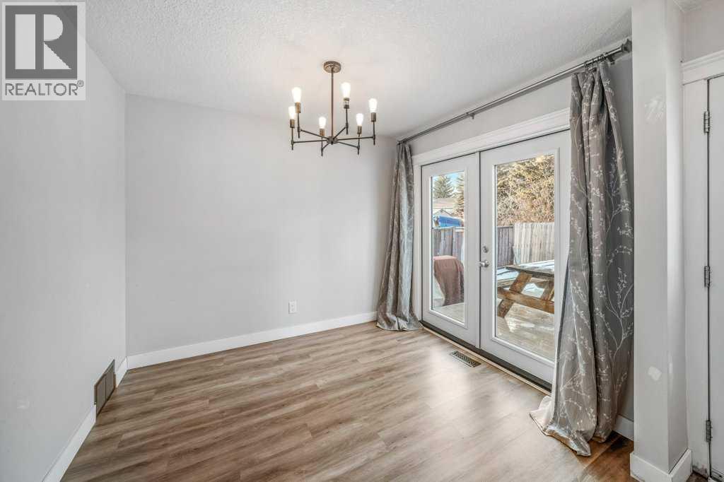 2140 146 Avenue Se, Calgary, AB - Indoor Photo Showing Other Room