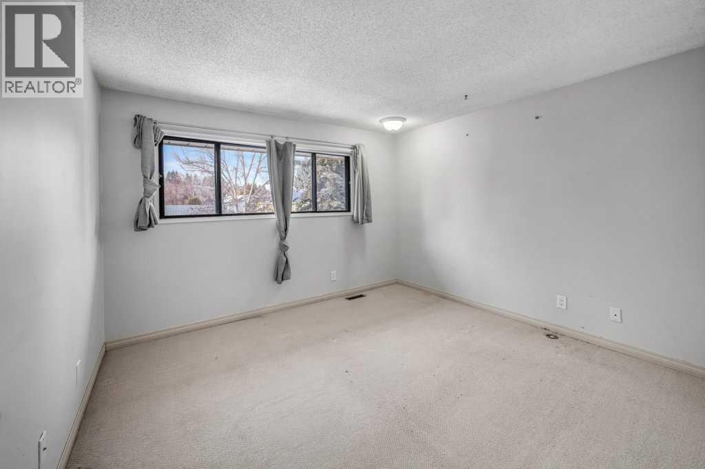 2140 146 Avenue Se, Calgary, AB - Indoor Photo Showing Other Room