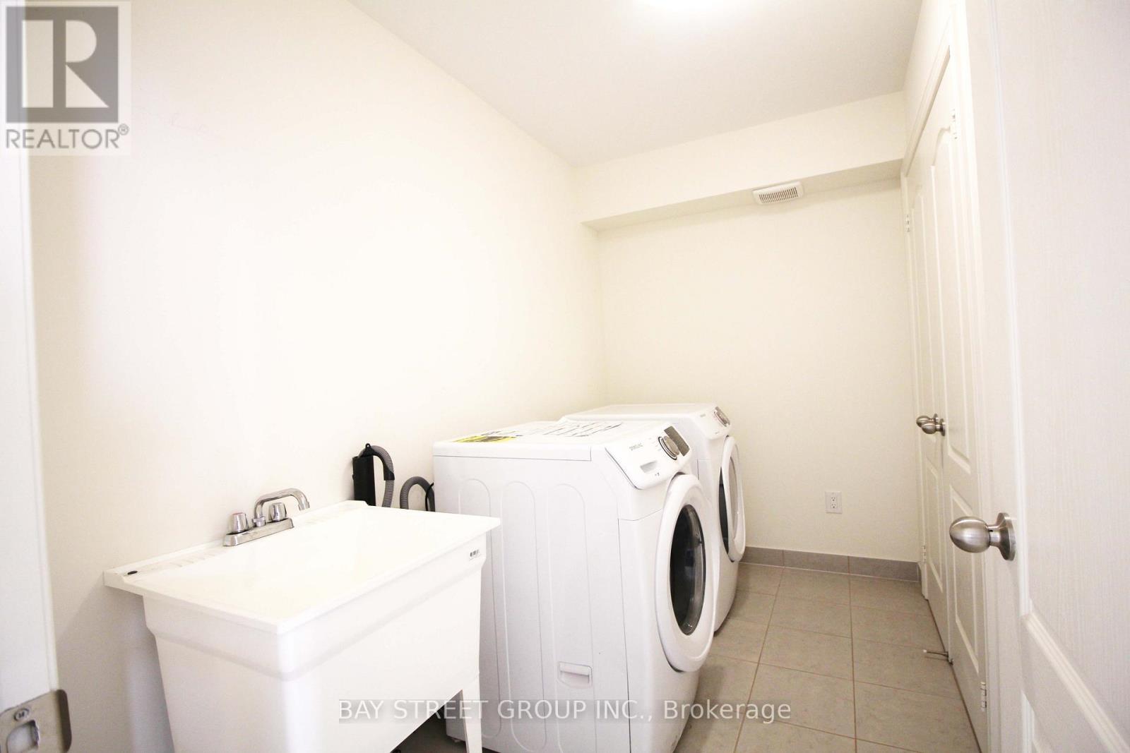 3903 Tufgar Crescent, Burlington, ON - Indoor Photo Showing Laundry Room