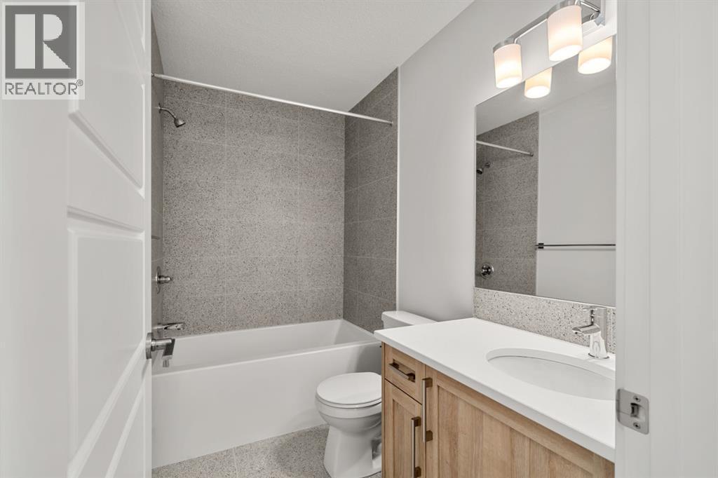 17 Sora Gate Se, Calgary, AB - Indoor Photo Showing Bathroom