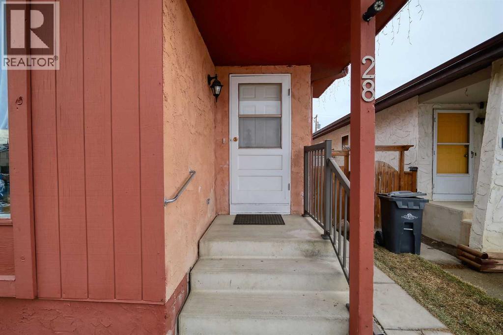 28 7 Avenue Se, High River, AB - Outdoor With Exterior