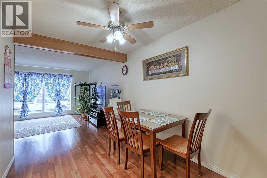 28 7 Avenue Se, High River, AB - Indoor Photo Showing Dining Room