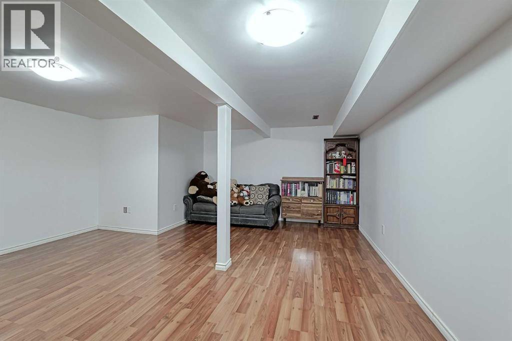 28 7 Avenue Se, High River, AB - Indoor Photo Showing Other Room