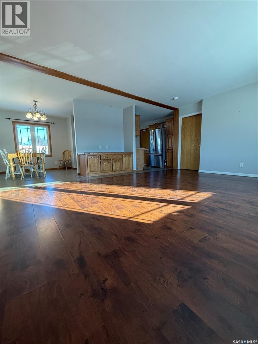 233 High Avenue, Saltcoats, SK - Indoor Photo Showing Other Room