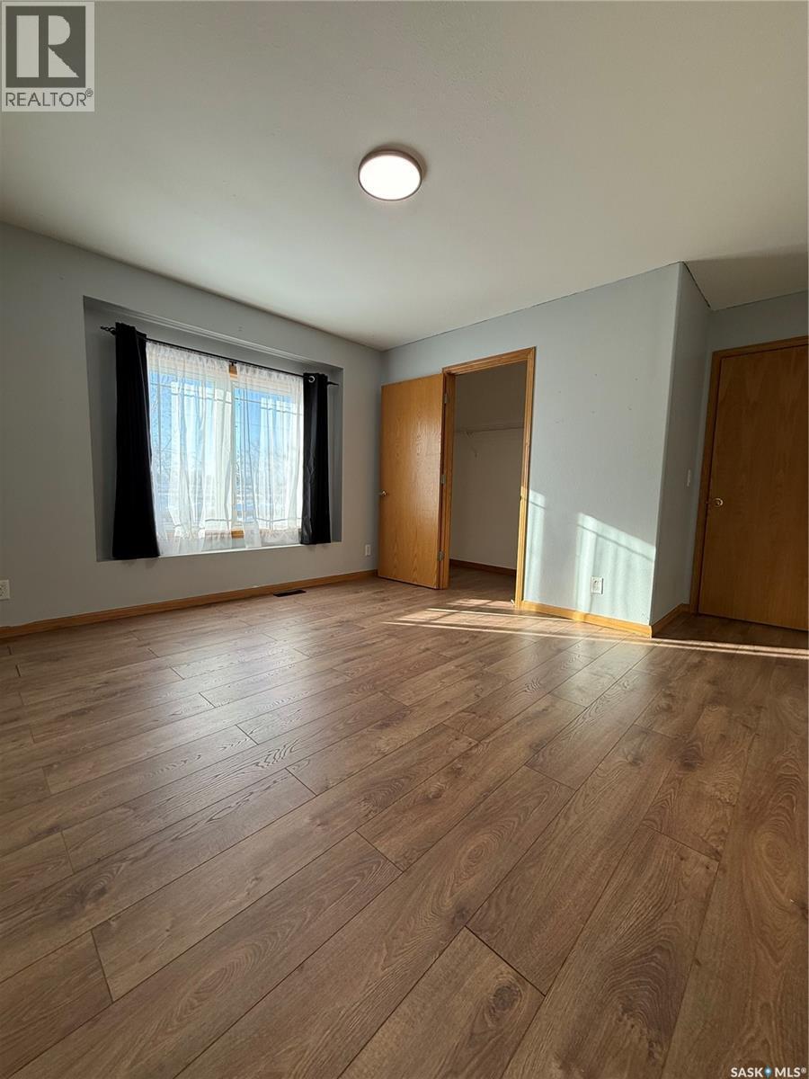 233 High Avenue, Saltcoats, SK - Indoor