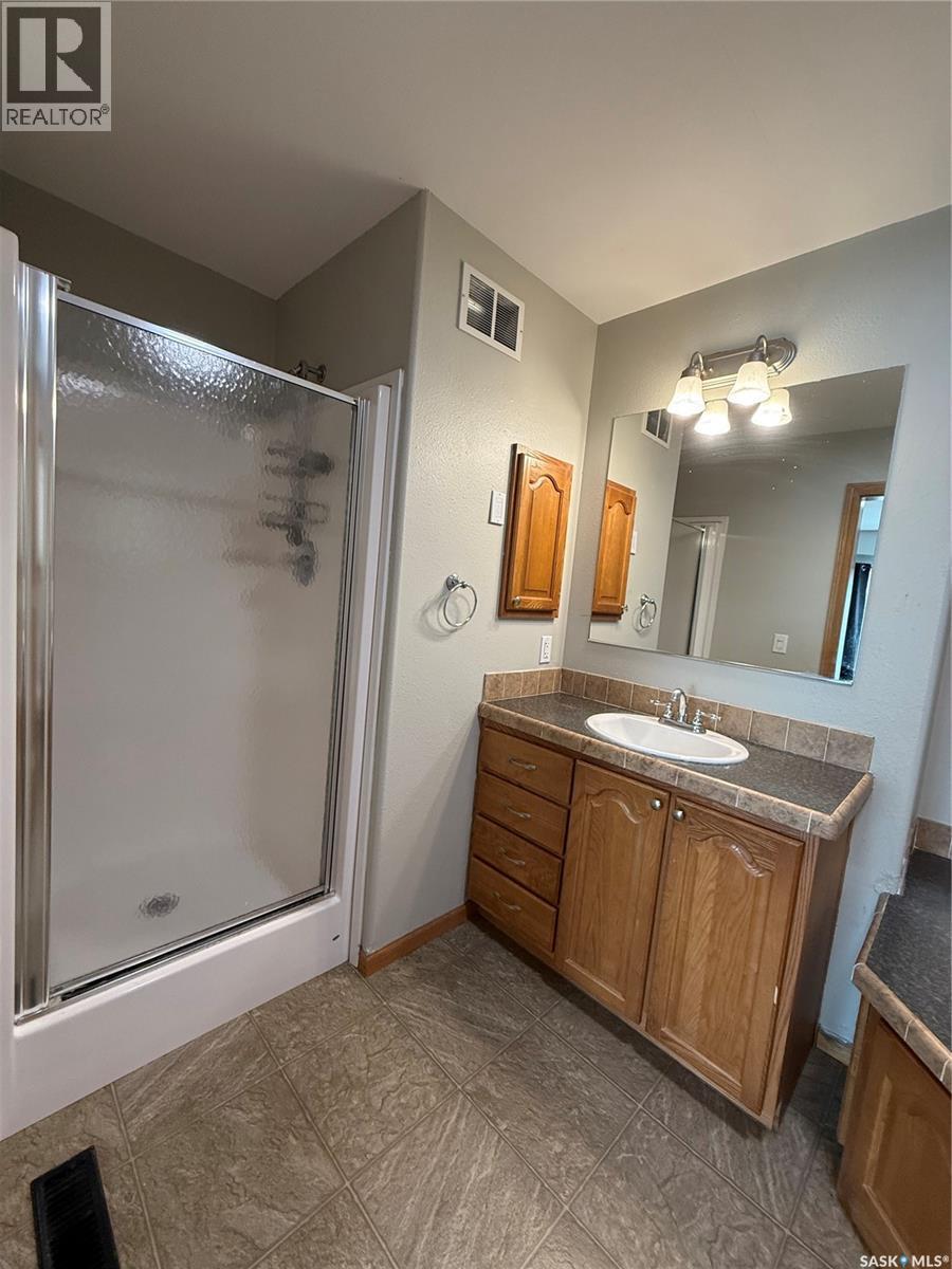 233 High Avenue, Saltcoats, SK - Indoor Photo Showing Bathroom