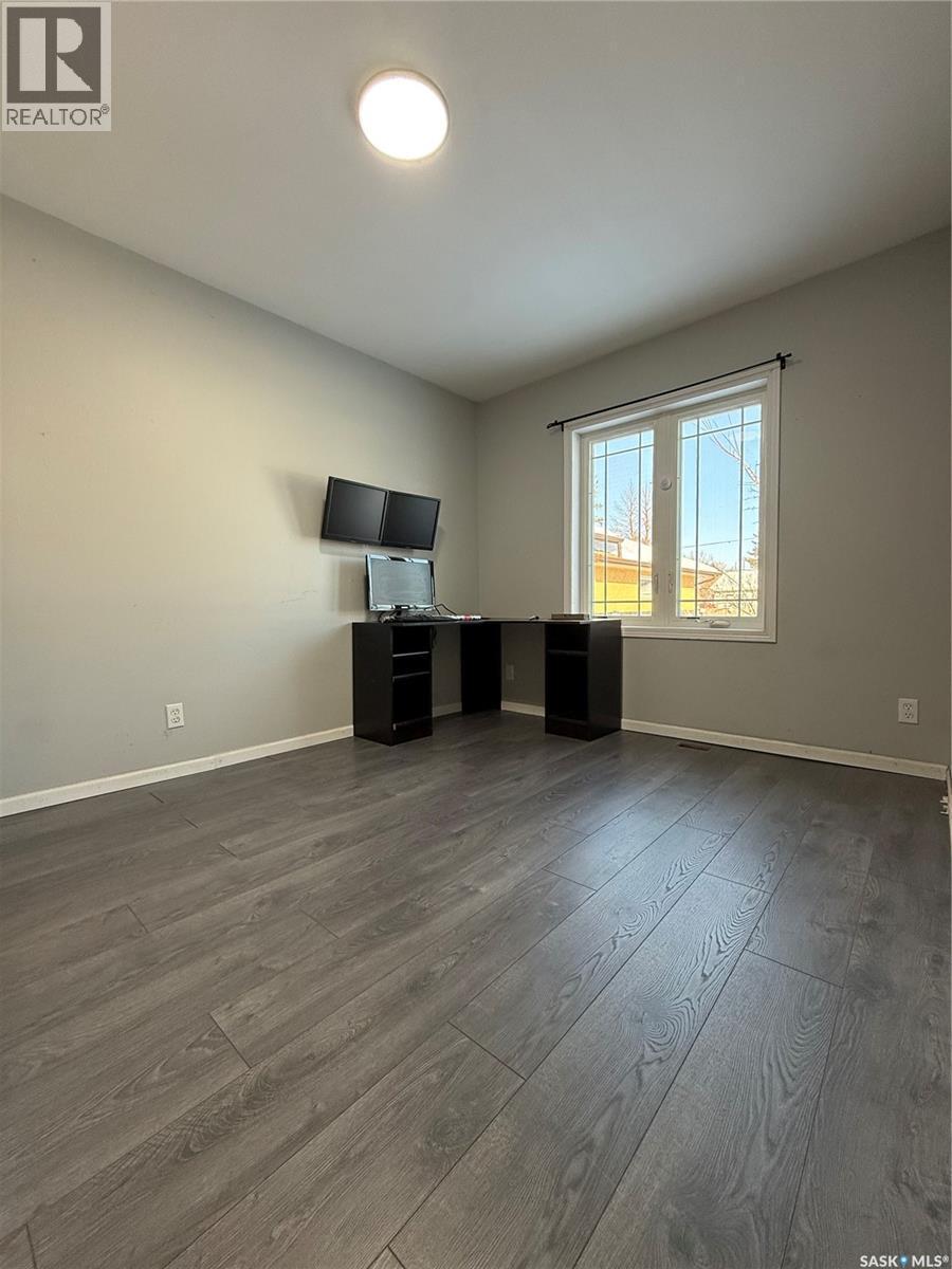 233 High Avenue, Saltcoats, SK - Indoor