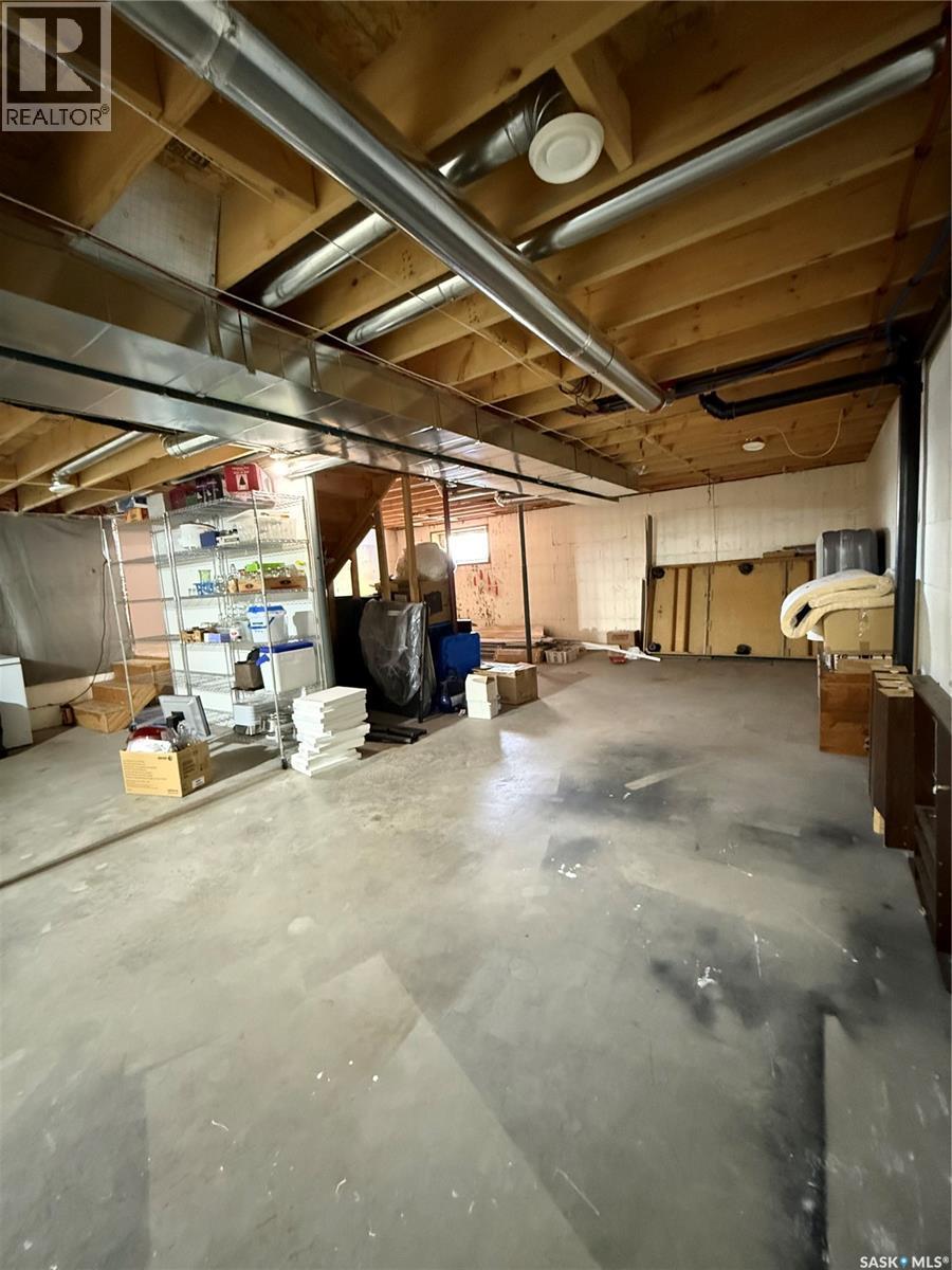 233 High Avenue, Saltcoats, SK - Indoor