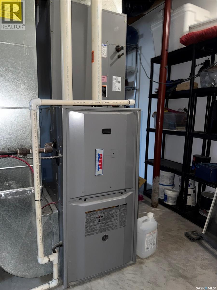 233 High Avenue, Saltcoats, SK - Indoor Photo Showing Basement