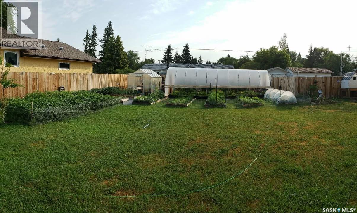 233 High Avenue, Saltcoats, SK - Outdoor With Backyard
