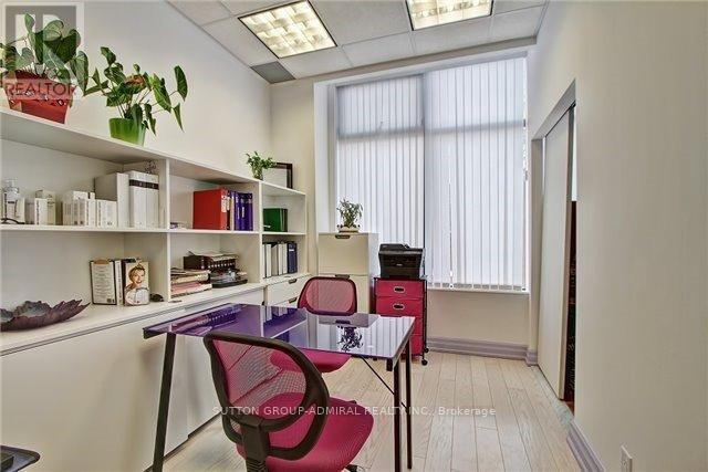 208 - 10376 Yonge Street, Richmond Hill, ON